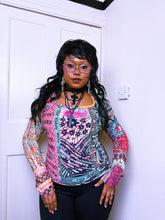 Load image into Gallery viewer, Save the queen graphic print long sleeve