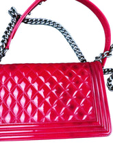 Load image into Gallery viewer, Faux Shanel quilted chain handbag
