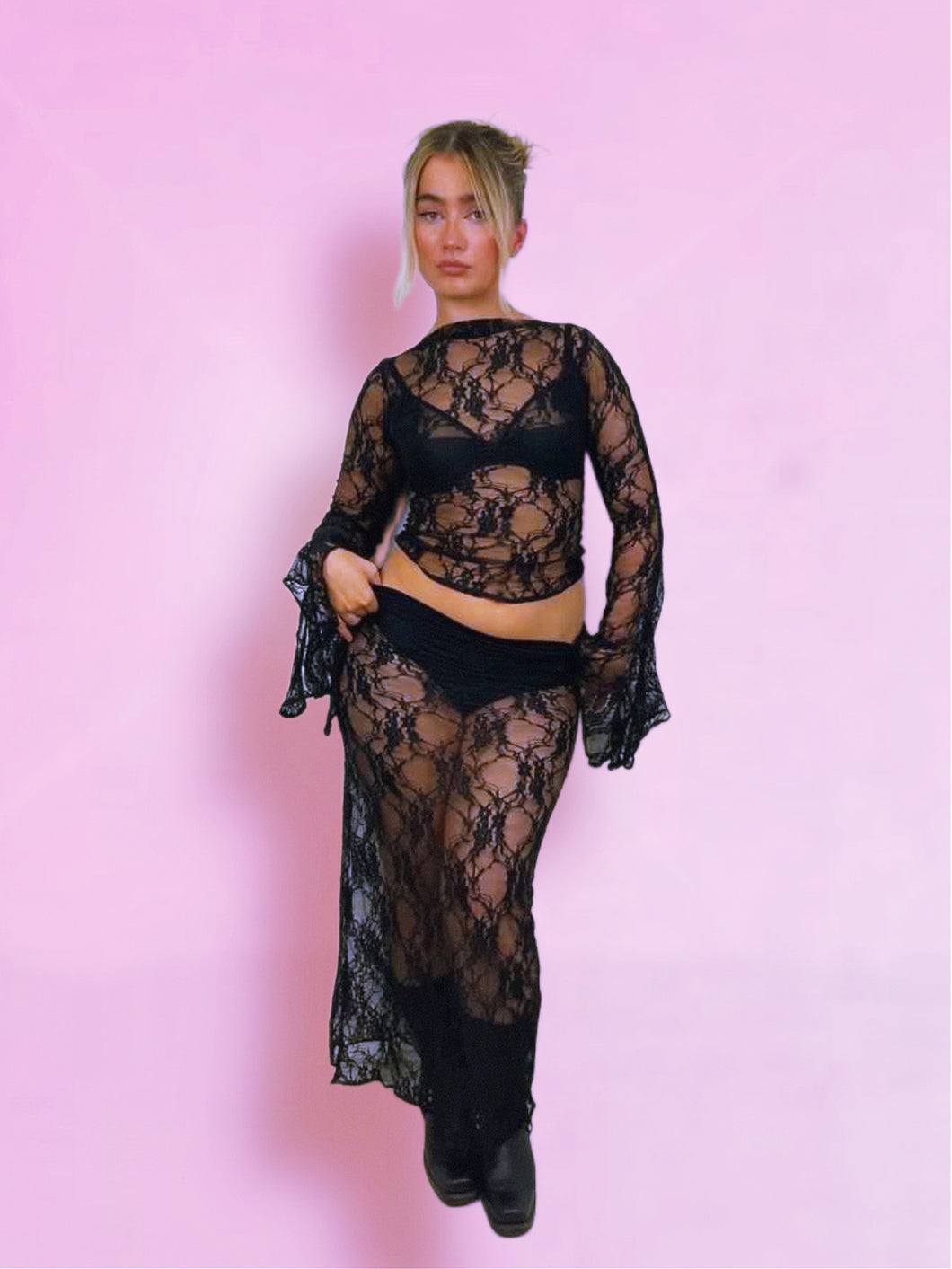 Lay me in Lace Skirt