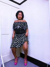 Load image into Gallery viewer, Early 2000s monochrome polkadots midi skirt ￼
