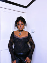 Load image into Gallery viewer, 2000s Ann Ferriday Alt Lace top ASO Tara in BTVS
