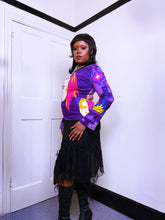 Load image into Gallery viewer, Y2K Hayes graphic long sleeve top NWT
