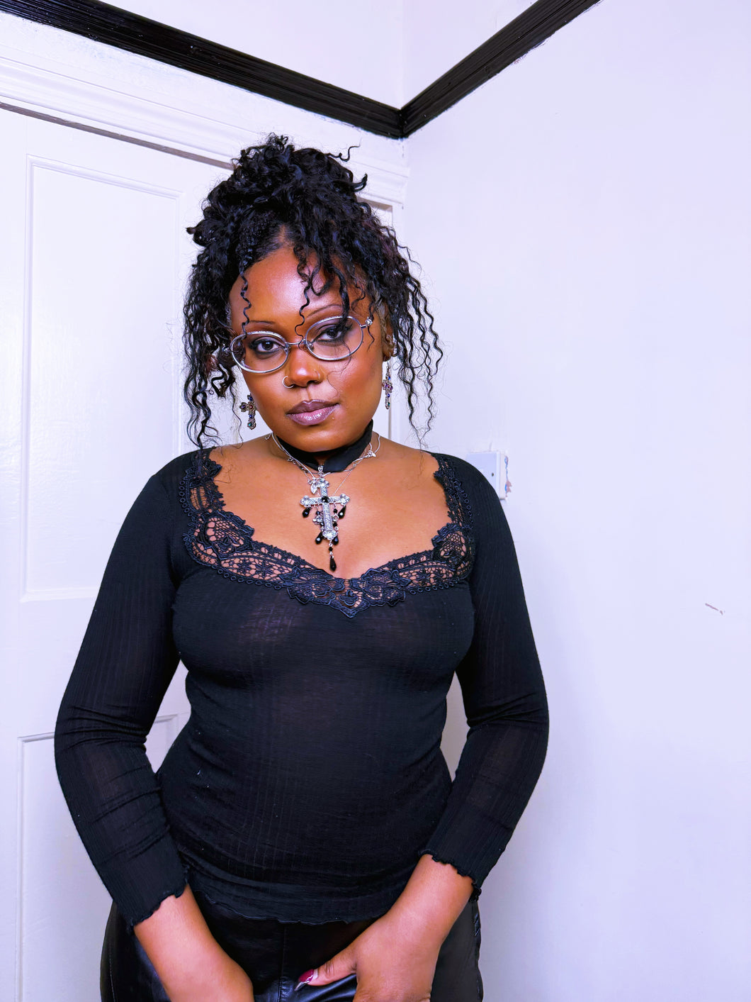 2000s Italian Lace neck line long sleeve top