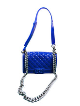Load image into Gallery viewer, Faux Shanel quilted chain handbag
